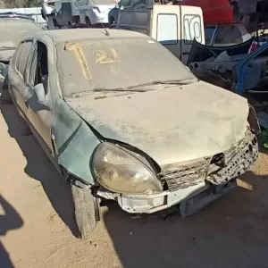 Renault Clio 1.6 K4M año 2004 en desarme