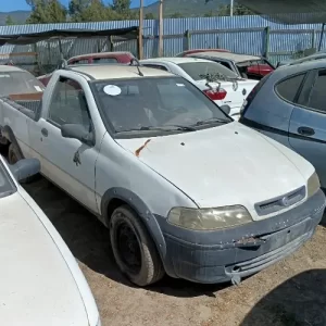 Fiat Strada año 2004 en desarme