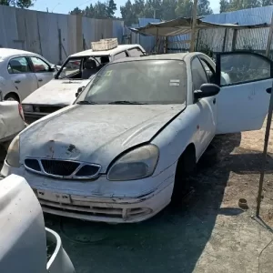 Daewoo Nubira 1.6 año 2001 en desarme