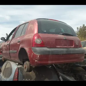 Renault Clio 1.2 año 2004 en desarme