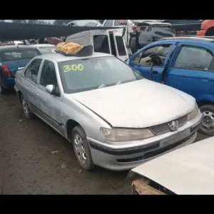 Peugeot 406 año 2001 en desarme